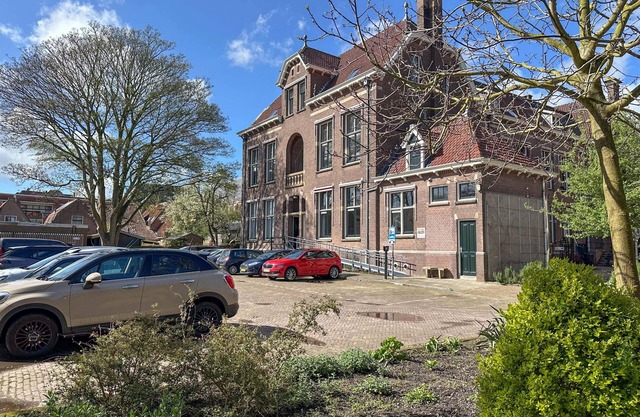 Two historic houses centrally in Enkhuizen