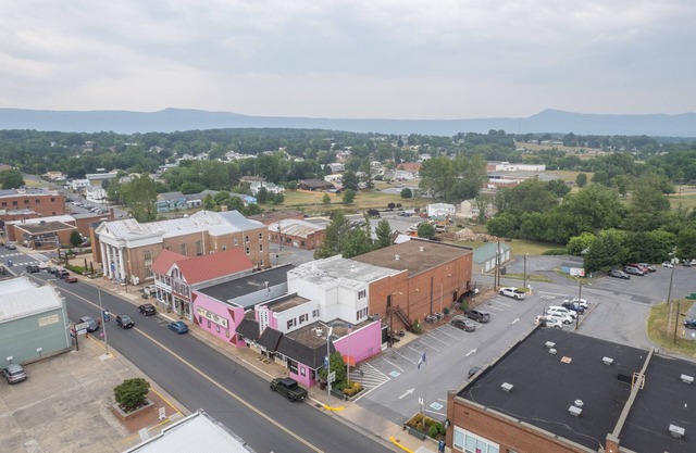 Two master suites in historic downtown