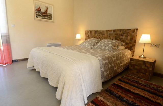 Two-person apartment hotel, PRM access