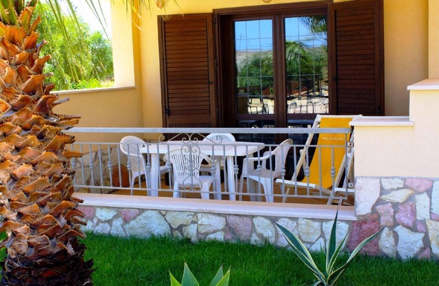 TWO-ROOM APARTMENT 5 PLACES