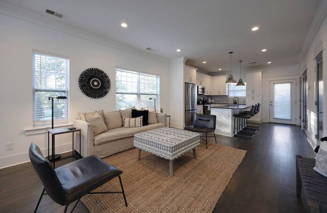 Two Spectacular Homes- 20 Guests - Outdoor Patio