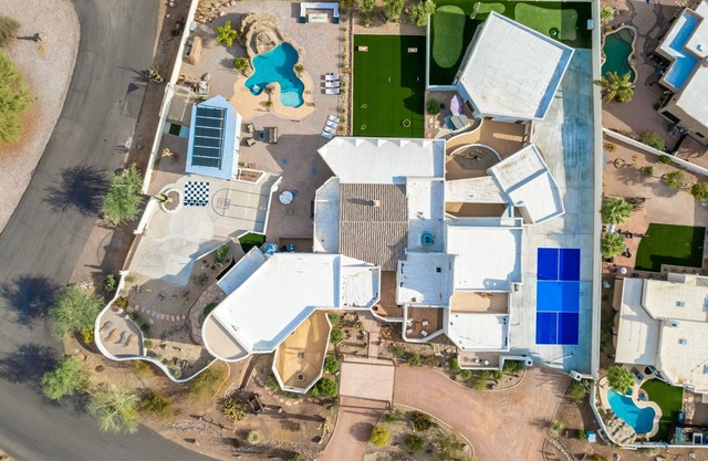 TWO Water slides, Pickleball Court, mini golf, lawn Chess