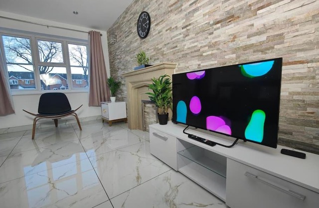 Tyburn Home, Birmingham with FREE Parking