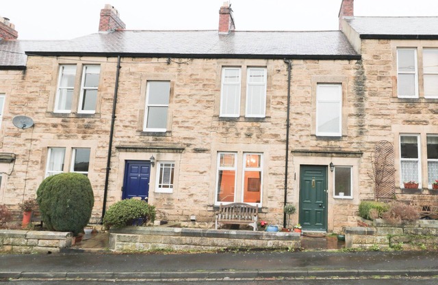 TYLER COTTAGE, with a garden in Corbridge