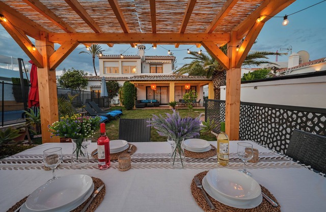 Typical beach house, ping pong table, pool (45m2), garden