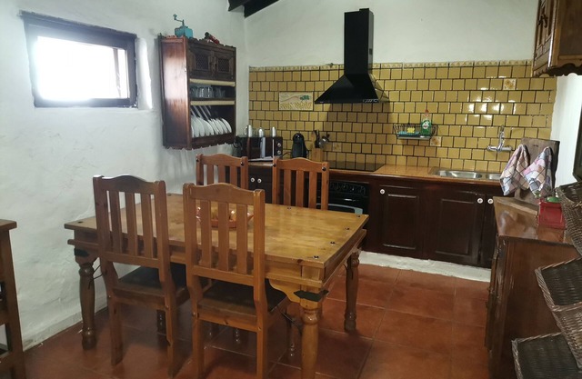Typical Canarian house with pool and wifi in the mountains of Telde.