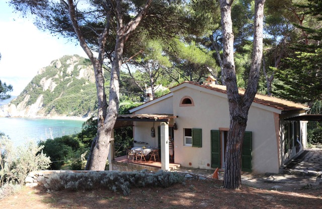 Typical Tuscan’s Isola d’Elba atmosphere, mansion near Portoferraio