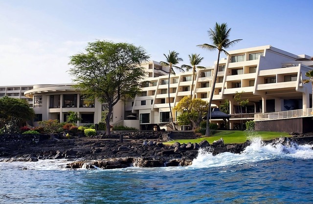 Ultimate Adventure in Hawaii! 3 Spacious Units, Spectacular Dining Options!