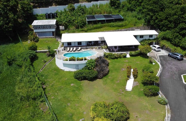 Ultimate beachfront luxury: 3-bedroom villa with pool. Your paradise awaits!
