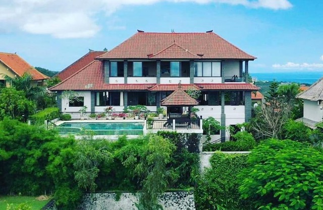 Uluwatu Huge 6 Bed Spa Villa - G8 views & Child Friendly