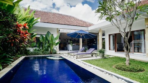 Umalas Retreat - FREE COOK up to 8 hours per day - 2 or 3 bedroom private pool villa between Canggu and Seminyak