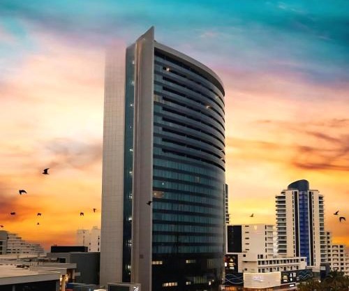 Umhlanga Luxury Oceans Apartment with Sea Views in same building as 5 star hotel