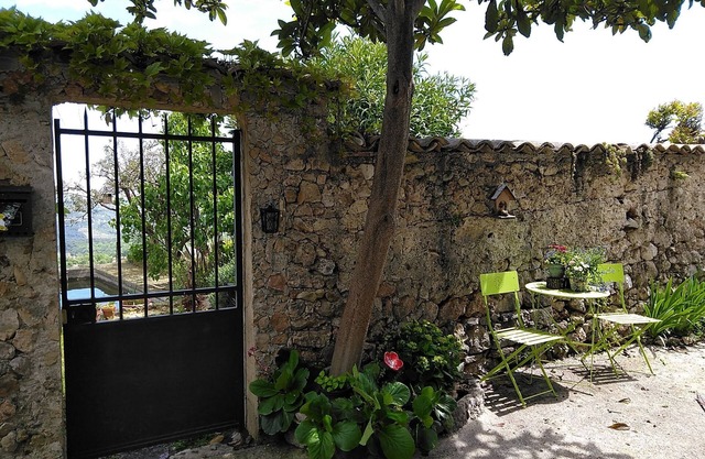 Un Jardin Sous les Baous