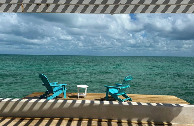 Unbelievable Ocean Views & Spacious 6-bedroom house in beautiful Nassau