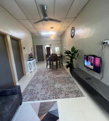Uncle J homestay