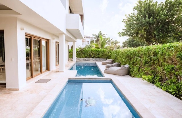 UNDER RENOVATION! Villa Unica! Your 6 bedroom home in Playacar Fase1