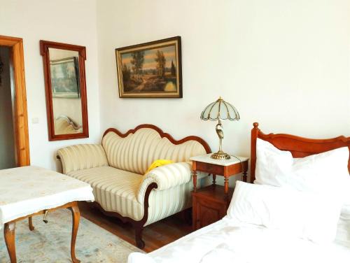 Unik Villa- Superior Komfort Suite FeWo 90m2 Oberharz - 2 Schlafzimmer getrennt Küche Wohnzimmer Badwanne Balkon Wintergarten Garten Grill