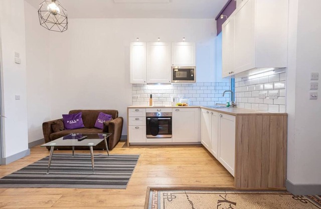 Unique 1 Bedroom Apartment by Pillo Rooms