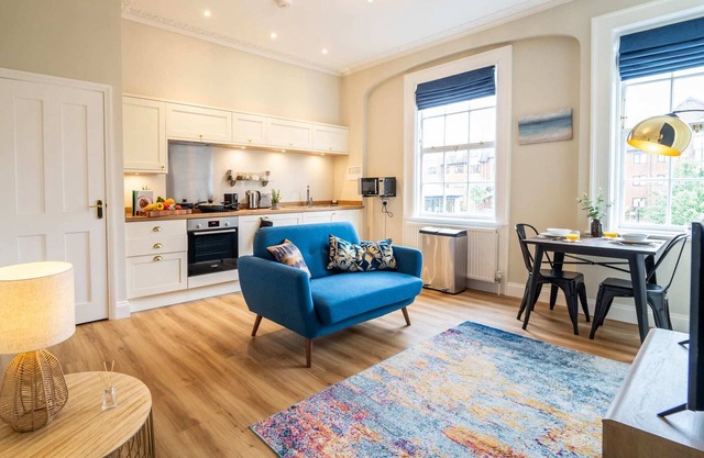 Unique Apartment - Patio - Town Centre - Parking - 1 Bedroom