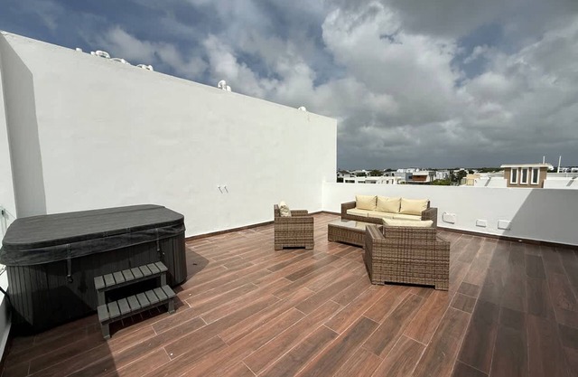Unique B-202 NOK Unique 2BR Apartment by Vistacana Rentals