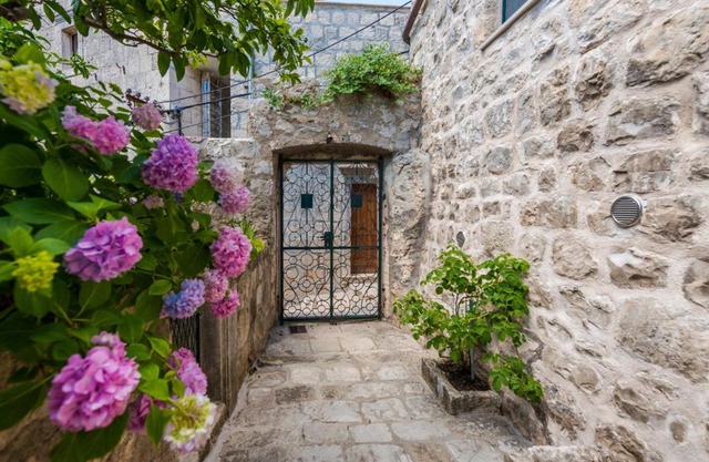 Unique Cavtat Center Apartment