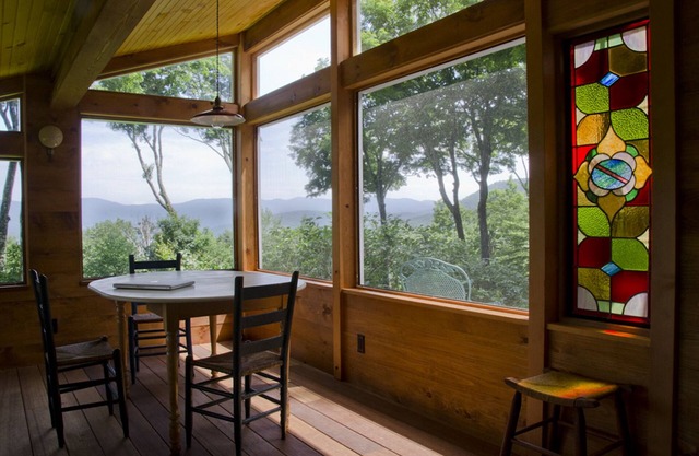 Unique mountain side home 1 mile from Sugarbush Ski & Golf Resort