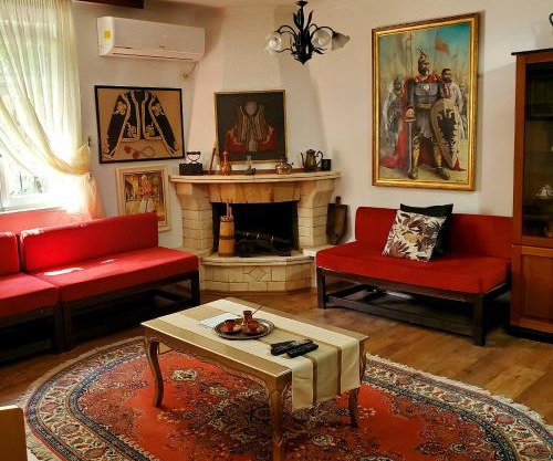 Unique Traditional House, hosted by J&G