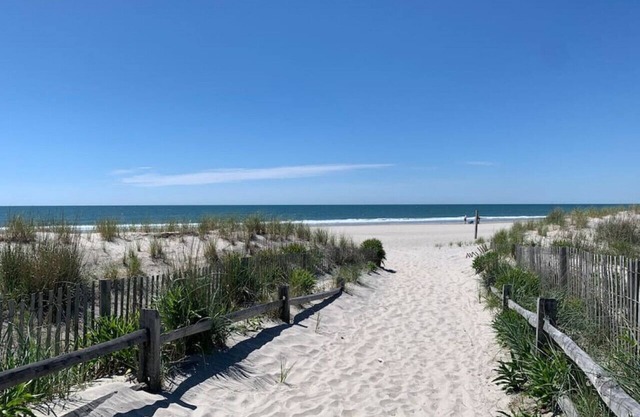 Unit 5 · Beach Studio Vibes: Steps Away From Boardwalk