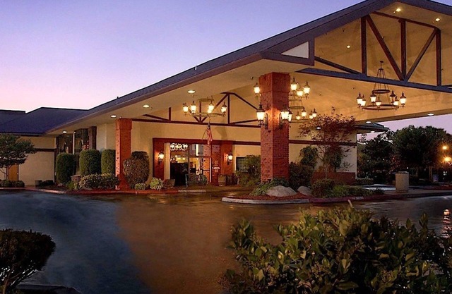 University Square Hotel
