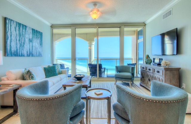 Unobstructed Gulf Front Views from the 18th Floor! Coastal Chic Furnishings!