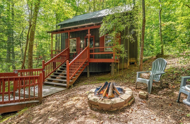 Unwind in Charming Mountain Retreat near Helen, Blue Ridge & Appalachian Trail