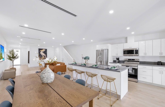 Up to 12 guests! Modern Villa in Wynwood