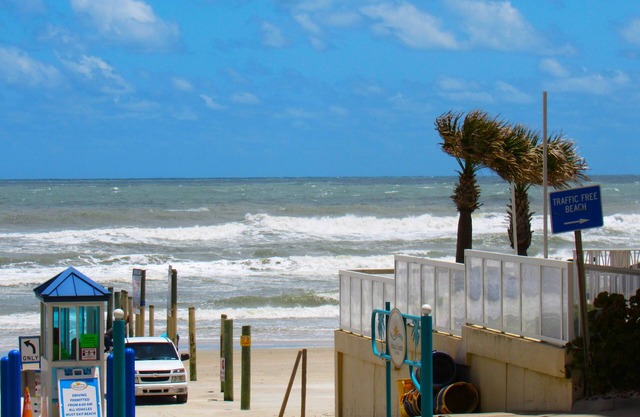 Updated 2 bed, 2 bath condo, sleeps 5, unit 202