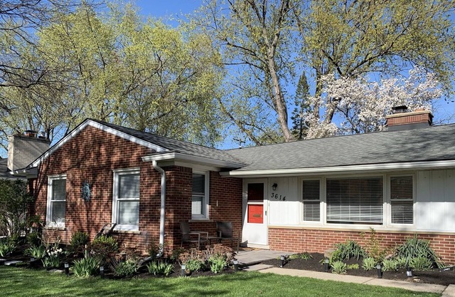 Updated 4 Bed 1.5 Bath House near downtown Birmingham, Berkley, Royal Oak