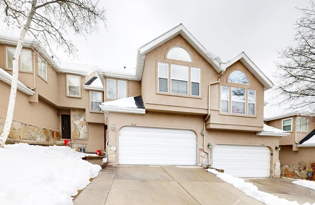 Updated Condo w/Private Hot Tub, Mountain Views, & Gas Grill - Close to Skiing