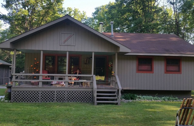 updated cottage & nearly and acre of land peace & quiet.stars abound!