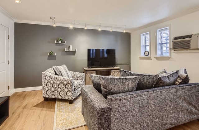 Updated Downtown Apartment - Small Dog Friendly