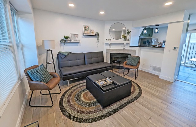 Updated Modern 2-BR Townhouse