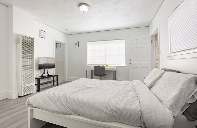 Updated Sunny Private Studio
