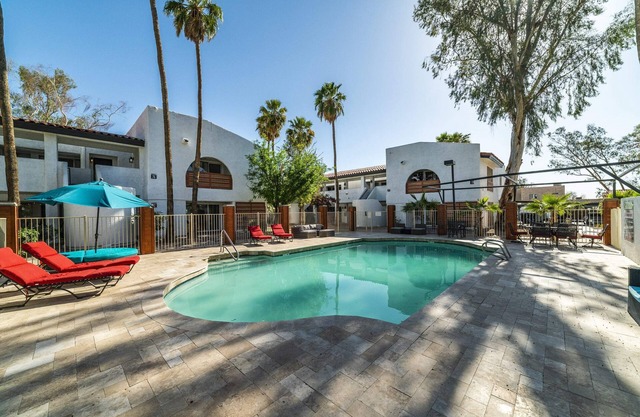 Upgraded 2bd Modern Casa Grande apartment