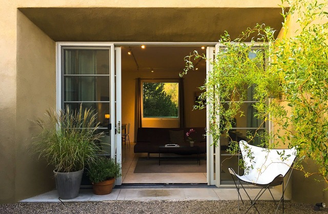Upper Canyon Studio - Modern Santa Fe Getaway
