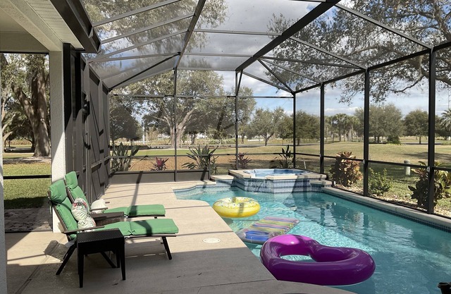 Upscale 4 Bedroom 3 Bath - Pool/Spa/Lania - On Golf Course - Close to Disney