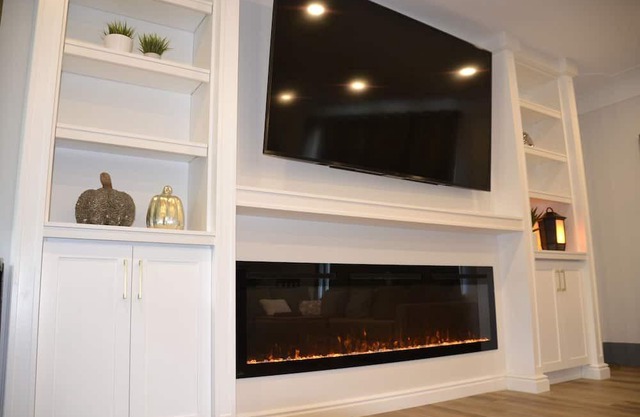 Upscale 5 bedroom, 3 bath bungalow near the lake and wineries
