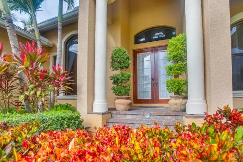 Upscale Marco Island Villa with Outdoor Bar and Pool!