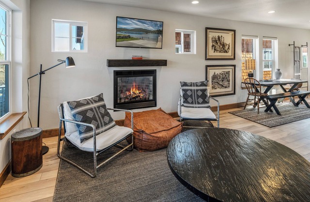 Upscale New Dover Bay Bungalow | Pet Friendly | Paddle Boards
