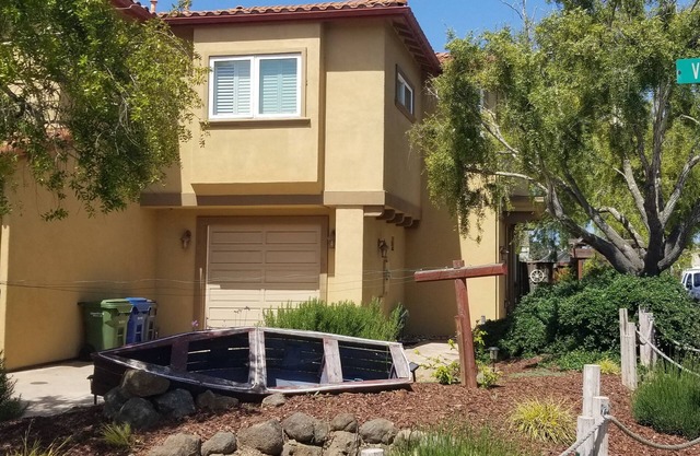 Upscale Seascape Townhome, Walk to Beach, Restaurants & Spa!