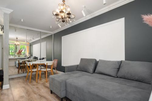 Urban Chic - City Center - Warsaw Stays - Solidarnosci 64