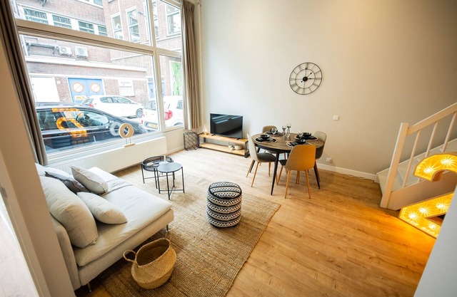 Urban Elegance 3BDR Apartment BSH