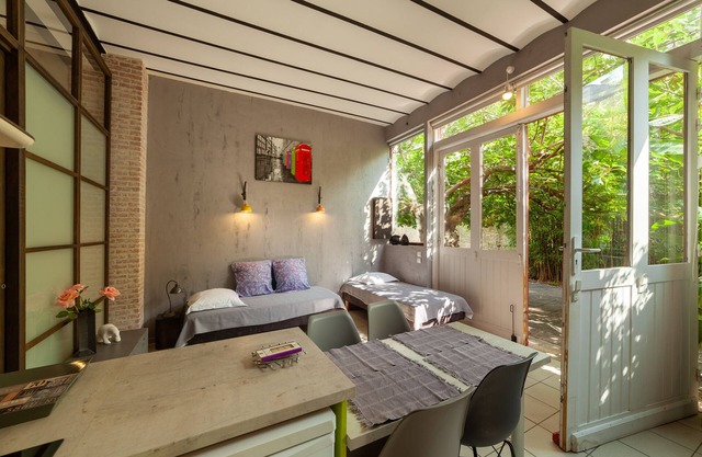 Urban loft with all comforts-Pool & Jacuzzi in summer-Accueil Vélos Motos