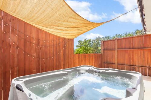 Urban Retreat at Coddiwomple Cottages